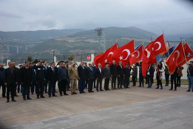 Nurdağı’nda 24 Kasım Öğretmenler Günü kutlandı.