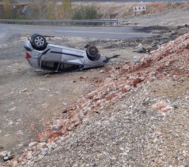 Yağışlı hava kazaya neden oldu:1 yaralı