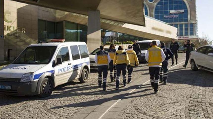 Kapısında 'siyanür içtim odaya girmeyin' notu bulunan odada ölü bulundu  