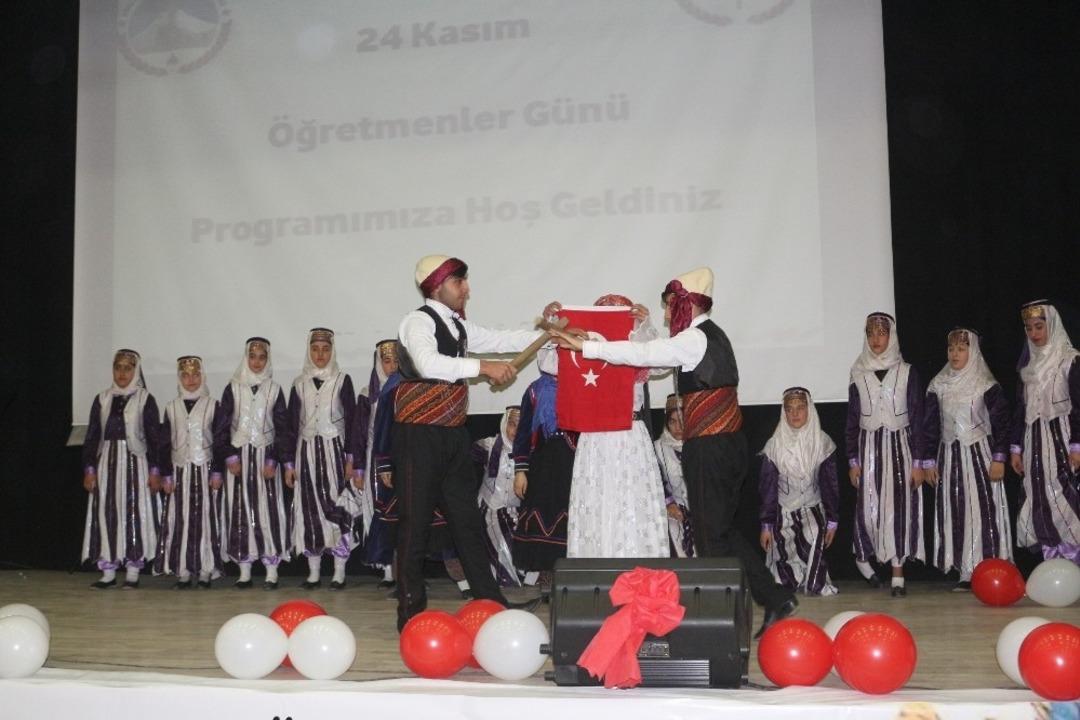 Ağrı&rsquo;da &Ouml;ğretmenler G&uuml;n&uuml; kutlamaları