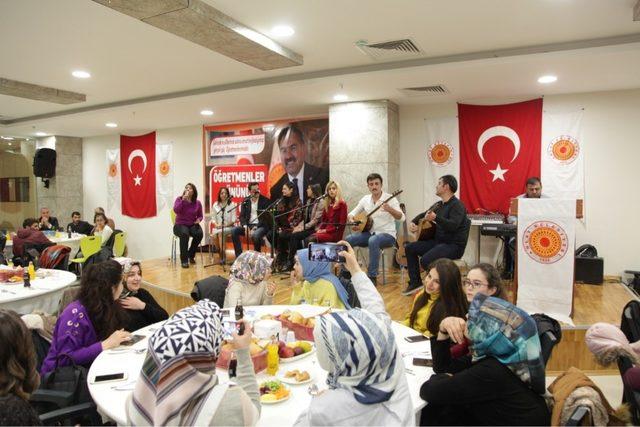 Ahlat’ta öğretmenlere yemek düzenlendi