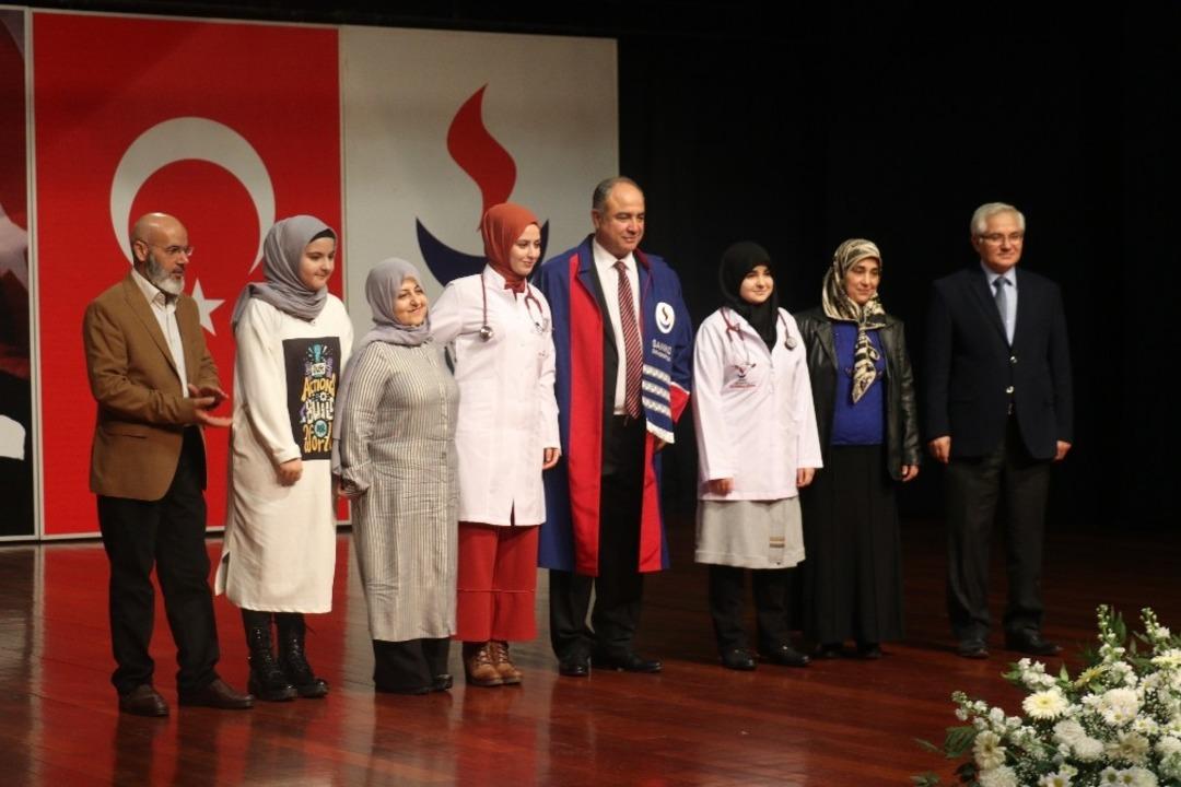 SANKO&rsquo;da Tıp Fak&uuml;ltesi &ouml;ğrencileri &ouml;nl&uuml;k giydi