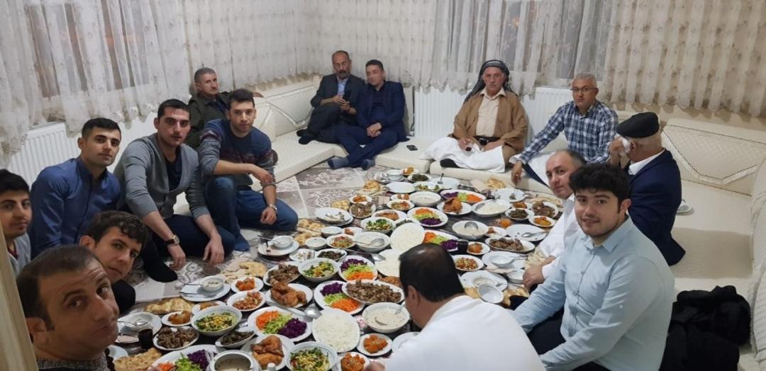 Kırıkdağ k&ouml;y muhtarından &ouml;ğretmenlere jest