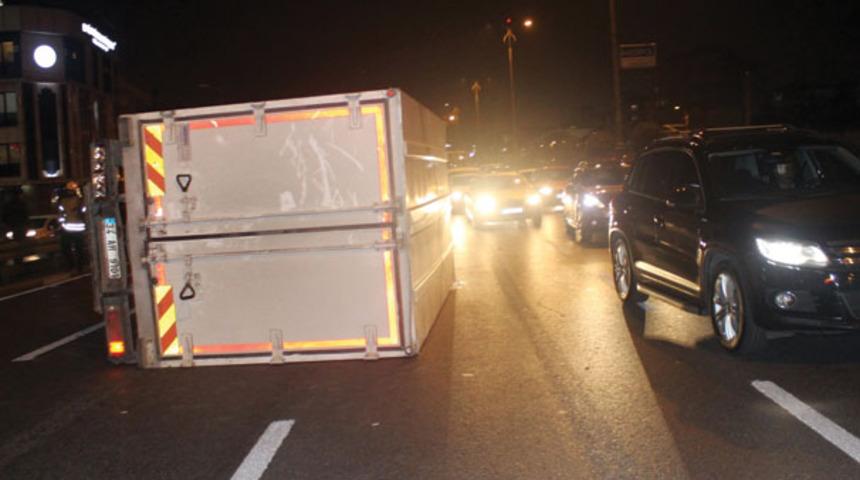 Trafik kilitlendi! Bu kazanın &ouml;yle bir sebebi var ki!