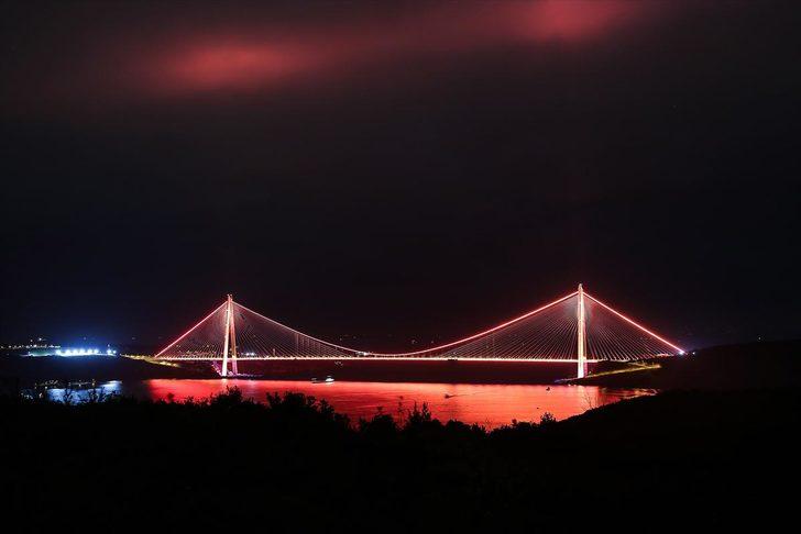 Galata Kulesi turuncuya büründü  G4