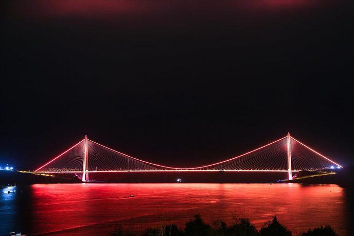 Galata Kulesi turuncuya büründü  G5