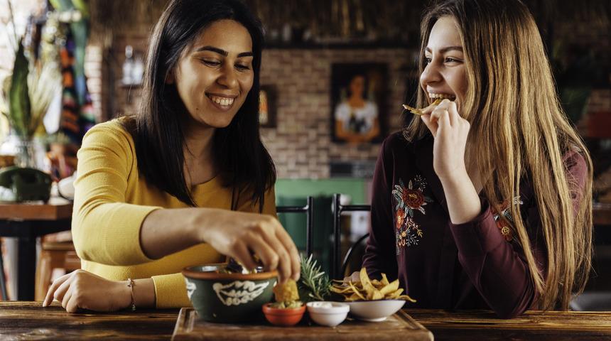 Gece beslenmesi zararlı mıdır? Yemek yemenin saati var mıdır?