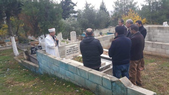 Öğretmenler Günü’nde hayatını kaybeden öğretmenlerin kabrini ziyaret ettiler