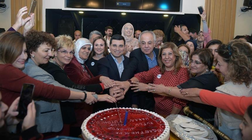 T&uuml;t&uuml;nc&uuml;, kadınlar matinesine katıldı