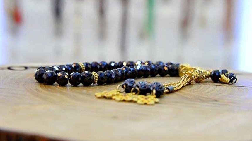 Adana'da üretilen tespihi görenler şaşkına dönüyor! Fiyatı dudak uçuklattı...