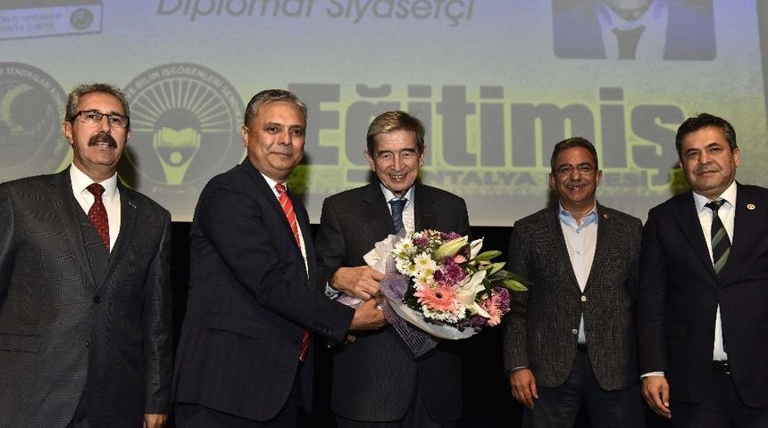 Başkan Uysal: &ldquo;Muratpaşa&rsquo;nın en b&uuml;y&uuml;k eğitim kurumu belediyemizdir&rdquo;