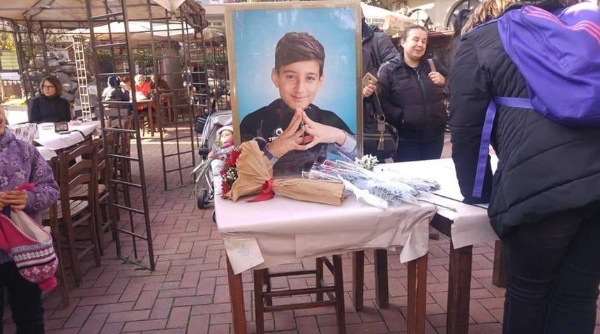 3. kattan d&uuml;şerek hayatını kaybeden &ouml;ğrenciyi arkadaşları doğum g&uuml;n&uuml;nde unutmadı