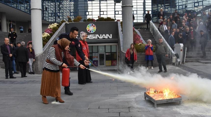 Kocasinan&rsquo;da yangın tatbikatı ger&ccedil;eğini aratmadı
