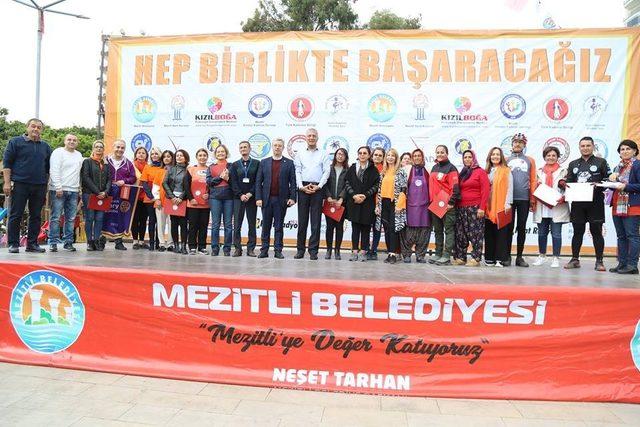 Mersin’de kadınlar şiddete karşı yürüdü