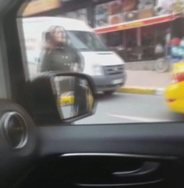 İstanbul'da 'UBER'ci taksici gerginliği sürüyor