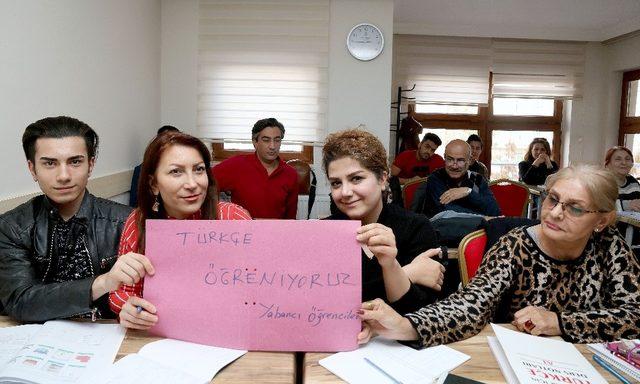 &Ccedil;ankaya Belediyesinden T&uuml;rk&ccedil;e kursu 1