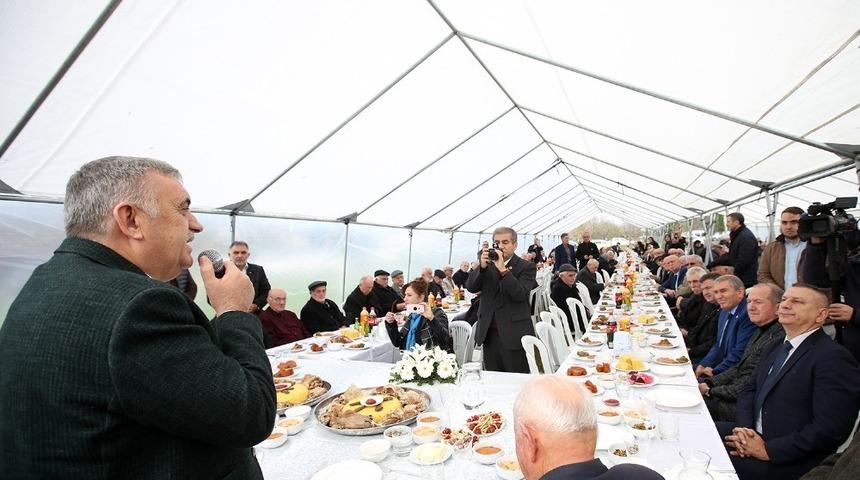 Abhaz ve &Ccedil;erkezler&rsquo;den, Başkan To&ccedil;oğlu&rsquo;na hizmet teşekk&uuml;r&uuml;