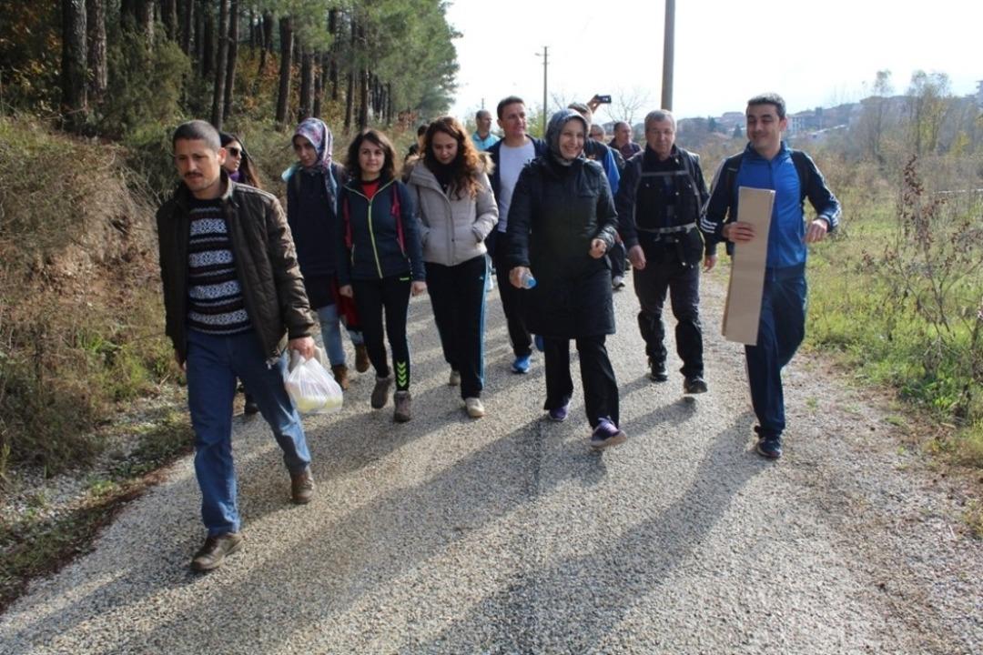 &Ouml;ğretmenlerden doğa y&uuml;r&uuml;y&uuml;ş&uuml;