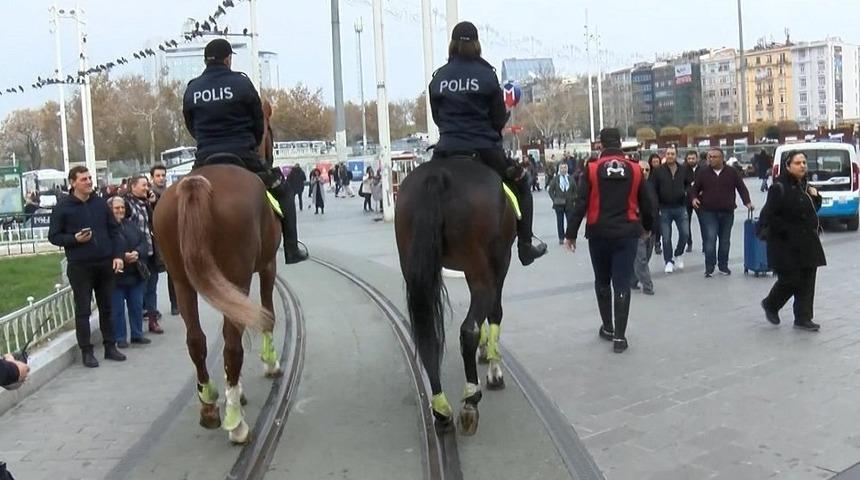 Taksim'de atlı polisler göreve başladı