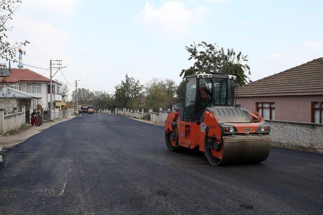 Karapürçek Yazılıgürgen’de yollar yenilendi