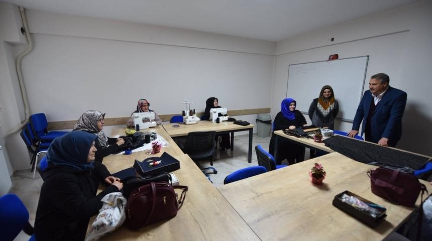 Tevfikiyeli kadınlar kurslara yoğun ilgi g&ouml;steriyor