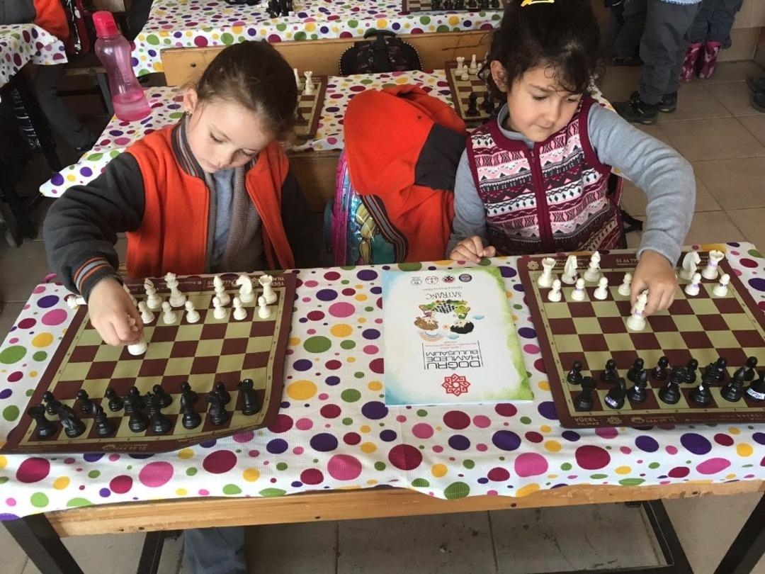 Karesi&rsquo;de 8 bin 600 &ouml;ğrenci, spor yapıyor