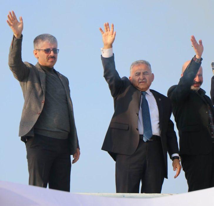 Başkan Büyükkılıç’a coşkulu karşılama G4