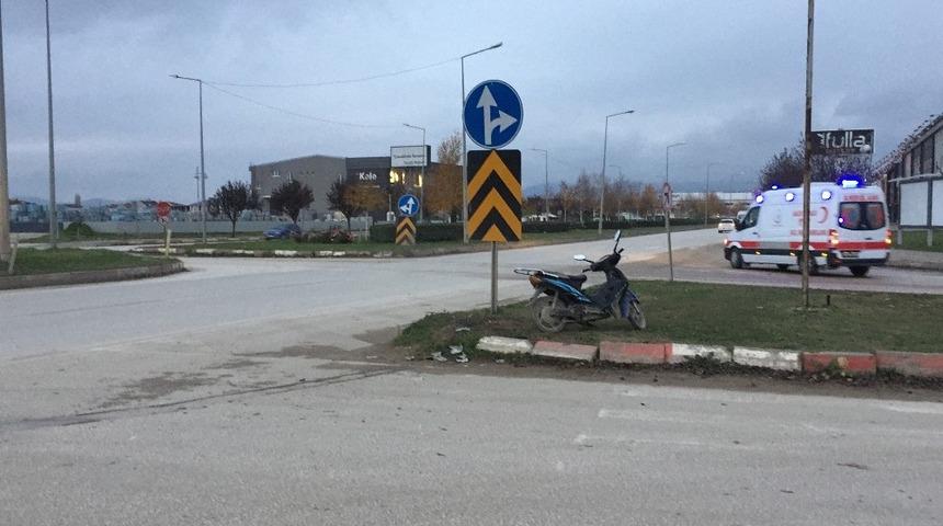 Otomobil ile motosiklet çarpıştı 1 yaralı