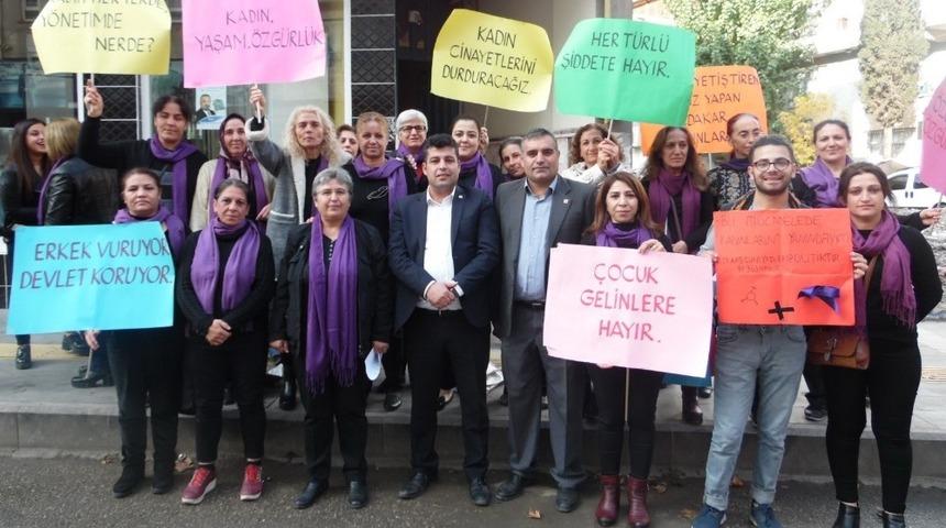 CHP&rsquo;li kadınlardan 24 Kasım Kadına Y&ouml;nelik Şiddet  M&uuml;cadele etkinliği