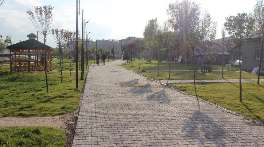 Zara&rsquo;da &rsquo;Millet Bah&ccedil;esi&rsquo; a&ccedil;ıldı