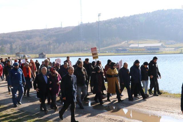 1300 Metre de kadına şiddet kınadı