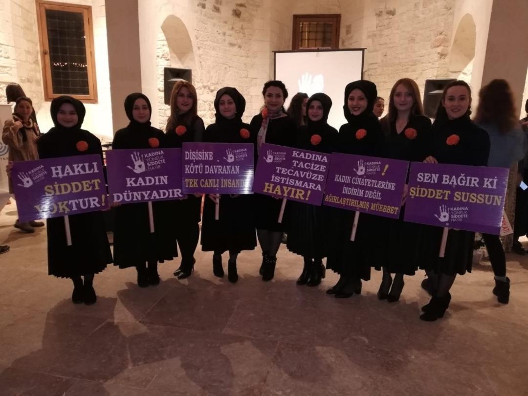 &Uuml;nye kadına şiddete "hayır" dedi