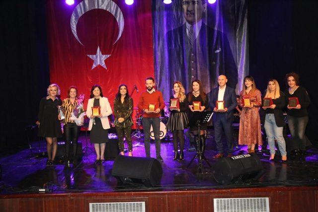 Konserin gelirini kanser hastalarına bağışladılar