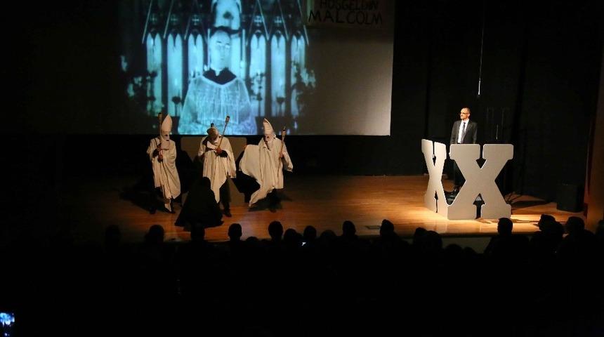 Malcolm X&rsquo;in hayatı Ke&ccedil;i&ouml;ren&rsquo;de sahnelendi