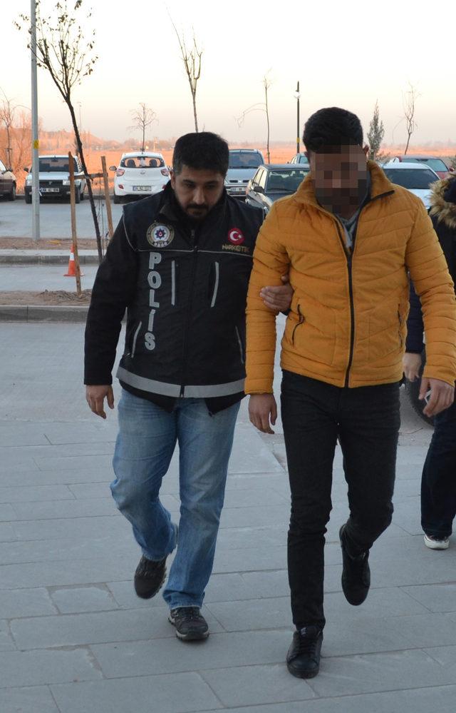 Aksaray'da FETÖ operasyonu; eski 5 asker gözaltında