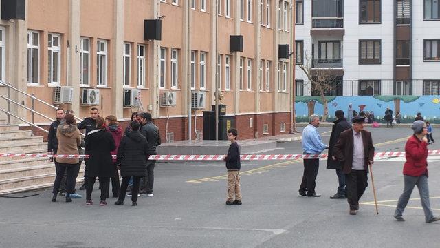 Ataşehir'de ilköğretim okulunda yangın çıktı; eğitime 1 gün ara verildi