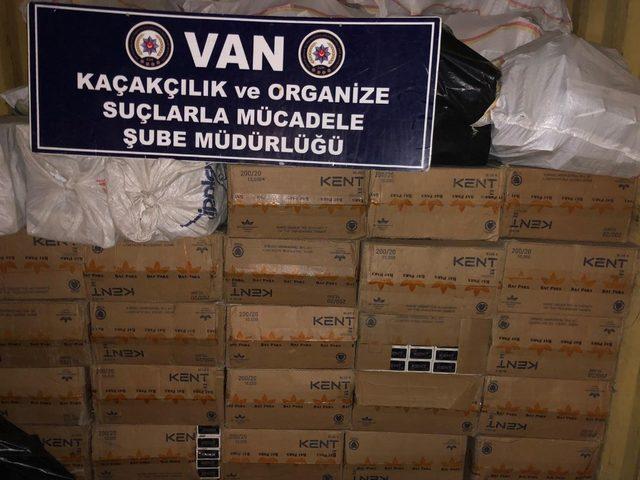 Van’da 28 bin paket kaçak sigara ele geçirildi