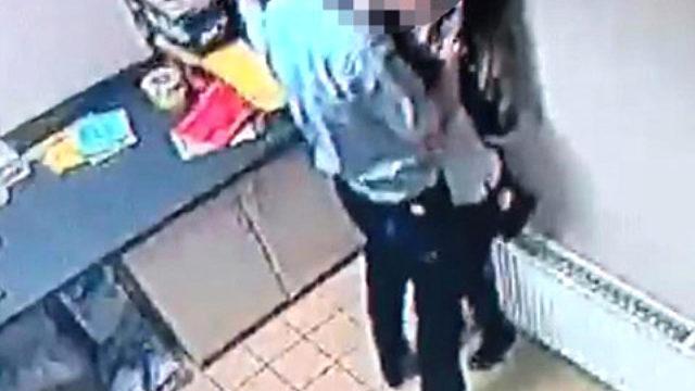 Market çalışanları ilişkiye girerken kameraya yakalandı!