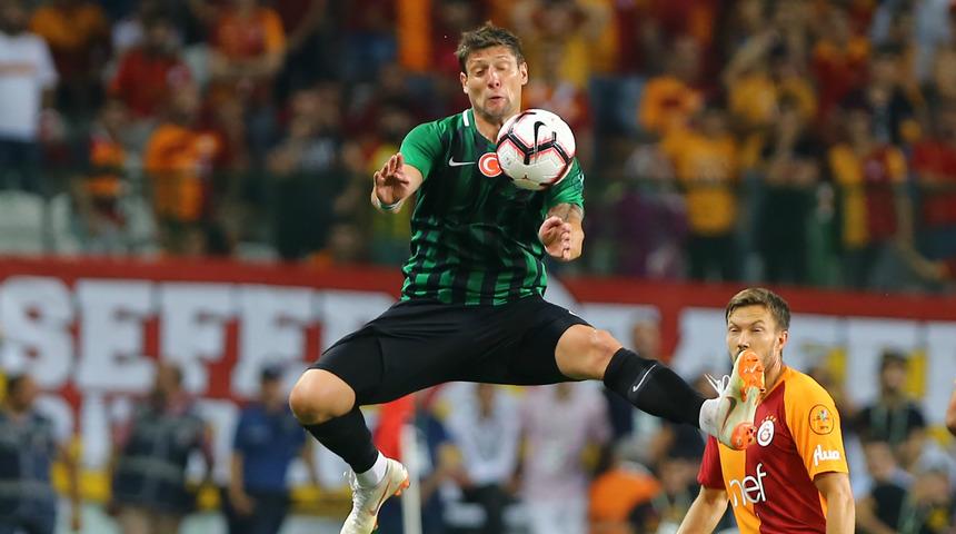Galatasaray'da Muğdat gidiyor, Seleznyov geliyor