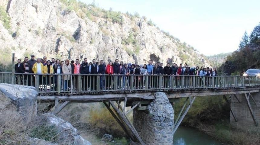 &rsquo;Eğrig&ouml;z K&ouml;y&uuml; İki Taş Kanyonu&rsquo; ziyaret&ccedil;ilerini bekliyor