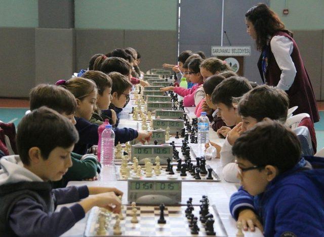 Saruhanlı Belediyesi Satranç Turnuvası düzenledi 1