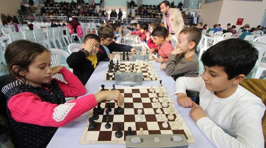 Saruhanlı Belediyesi Satran&ccedil; Turnuvası d&uuml;zenledi