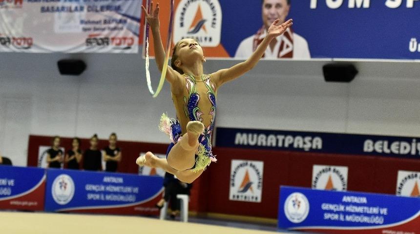 Muratpaşa, ‘Dostluk Kupası’na ev sahipliği yaptı