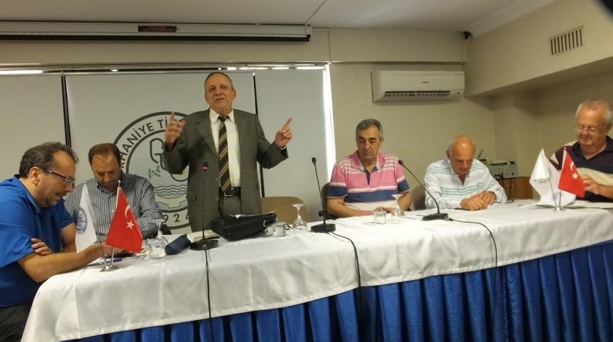 Zeytin &uuml;reticileri yağ fiyatlarının d&uuml;ş&uuml;kl&uuml;ğ&uuml;nden şikayet&ccedil;i