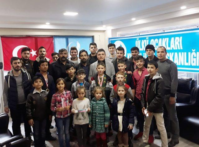 Alparslan Türkeş’in anısına satranç turnuvası düzendi