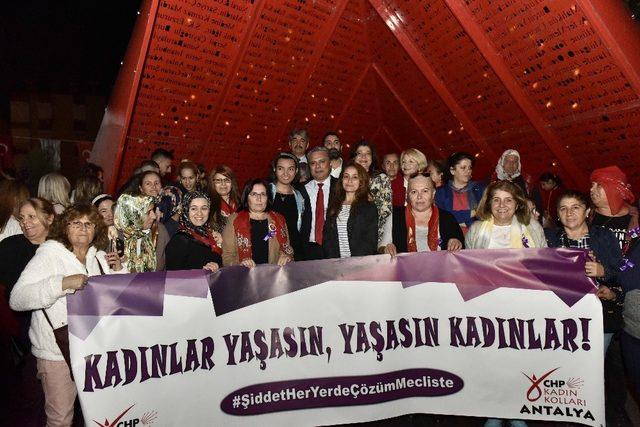 Uysal: “Kadın şiddete hayır”