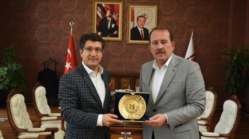 Milletvekili Karacan, Rekt&ouml;r Taş ile bir araya geldi