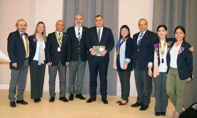 Başkan Taşdelen’e ’girişimci kadınlara destek’ plaketi