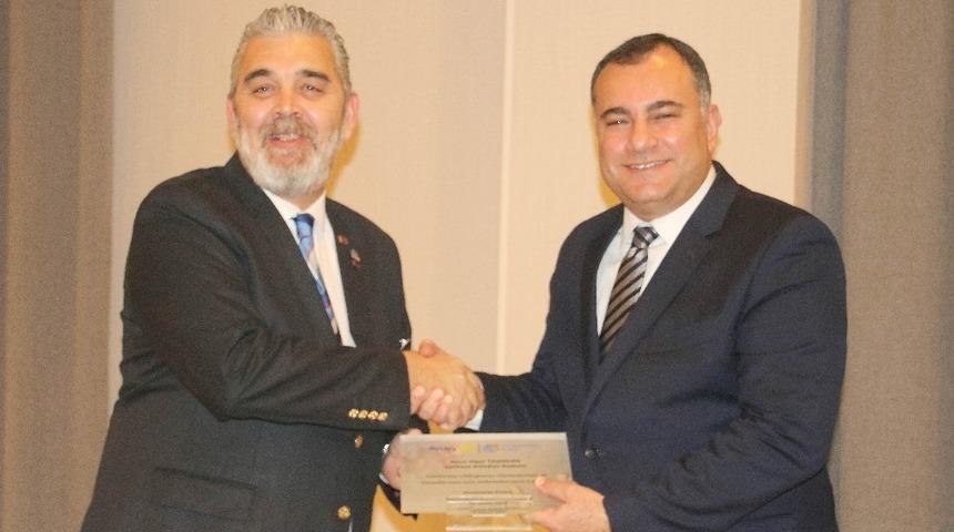 Başkan Taşdelen&rsquo;e &rsquo;girişimci kadınlara destek&rsquo; plaketi