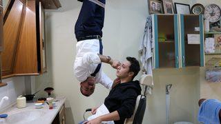 Başta hepsi şaşkına dönüyor! Ama o yıllardır bu halde yaşıyor